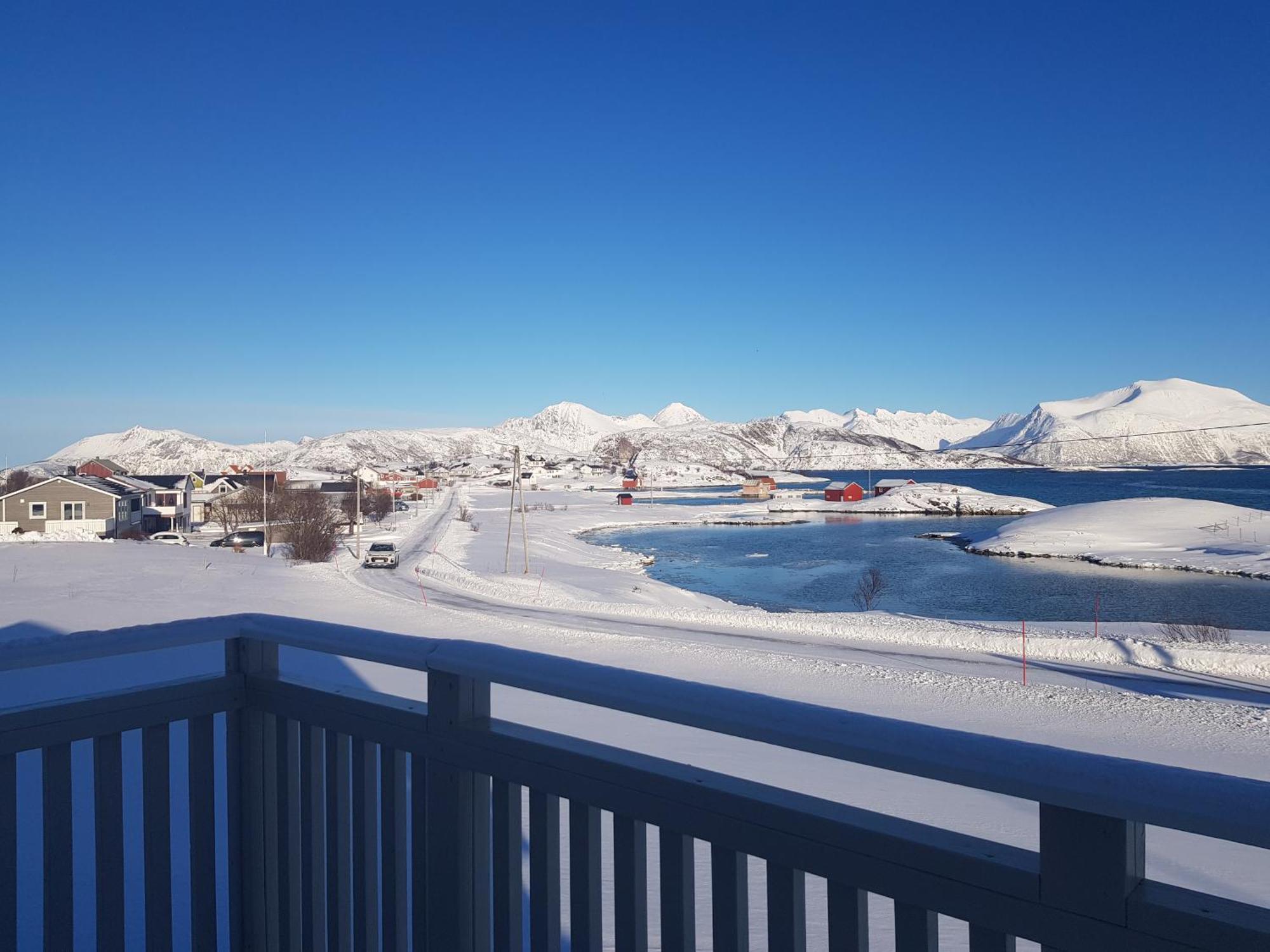 2 Bedrooms Apartment In Sommaroy Island Тромсё Номер фото